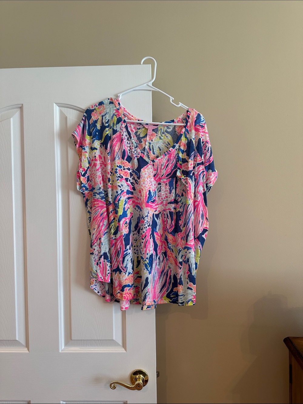 LIlly Pulitzer V-neck Linen Blend Top - XL - excellent condition